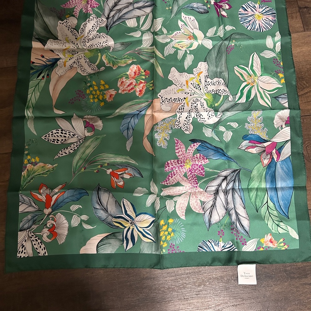 Yves Delorme Paris 100% Silk Scarf Green Botanical Tropical Floral Print Square - Picture 4 of 9